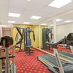 Days Inn & Suites By Wyndham Louisville Sw