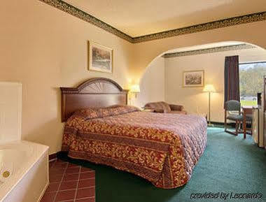 Days & By Wyndham Sw Hotel Louisville